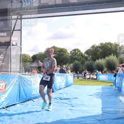 25.08.2024 - Elbe Triathlon Hamburg H.Heesch http://msf.ph/oto/6843290 25.08.2024 10:32:08 Ziel 98 meine-sportfotos.de