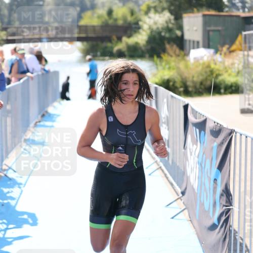 25.08.2024 - Elbe Triathlon Hamburg H.Heesch http://msf.ph/oto/6843294 25.08.2024 14:37:55 Schwimmen  meine-sportfotos.de