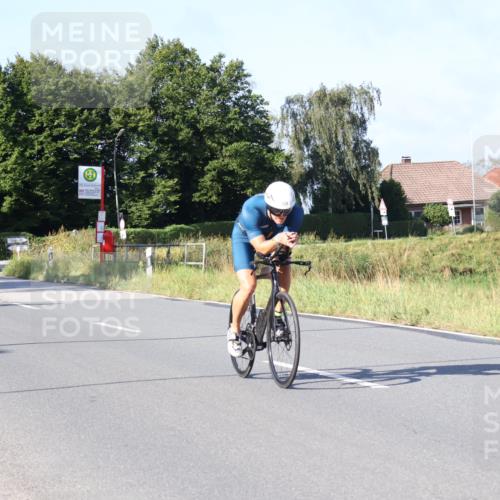 25.08.2024 - Elbe Triathlon Hamburg Fuchs,  Jonas http://msf.ph/oto/6843302 25.08.2024 09:42:11 Radfahren 262, 358, 485, 398 meine-sportfotos.de