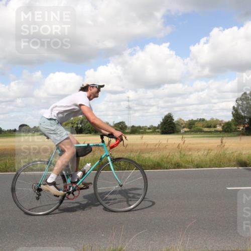 25.08.2024 - Elbe Triathlon Hamburg Fuchs,  Jonas http://msf.ph/oto/6843309 25.08.2024 12:11:57 Radfahren  meine-sportfotos.de