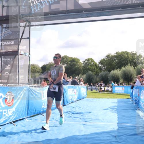 25.08.2024 - Elbe Triathlon Hamburg H.Heesch http://msf.ph/oto/6843310 25.08.2024 10:32:08 Ziel 98 meine-sportfotos.de