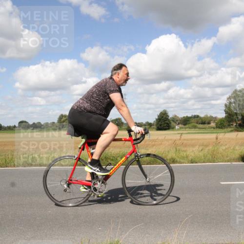 25.08.2024 - Elbe Triathlon Hamburg Fuchs,  Jonas http://msf.ph/oto/6843314 25.08.2024 12:18:51 Radfahren  meine-sportfotos.de