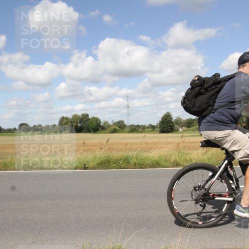 25.08.2024 - Elbe Triathlon Hamburg Fuchs,  Jonas http://msf.ph/oto/6843326 25.08.2024 12:24:32 Radfahren  meine-sportfotos.de