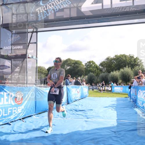 25.08.2024 - Elbe Triathlon Hamburg H.Heesch http://msf.ph/oto/6843328 25.08.2024 10:32:08 Ziel 98 meine-sportfotos.de