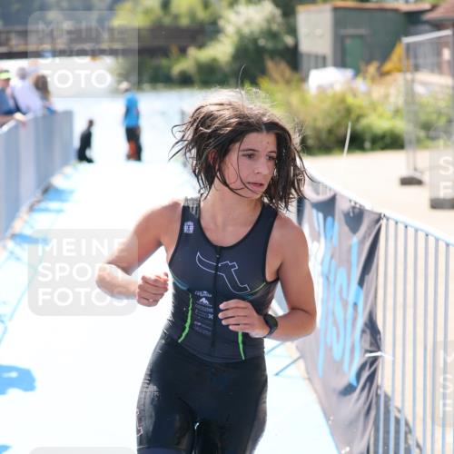 25.08.2024 - Elbe Triathlon Hamburg H.Heesch http://msf.ph/oto/6843333 25.08.2024 14:37:55 Schwimmen  meine-sportfotos.de