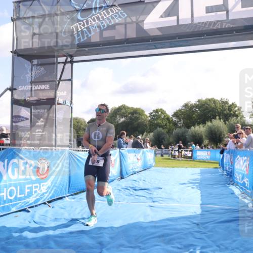 25.08.2024 - Elbe Triathlon Hamburg H.Heesch http://msf.ph/oto/6843336 25.08.2024 10:32:08 Ziel 98 meine-sportfotos.de