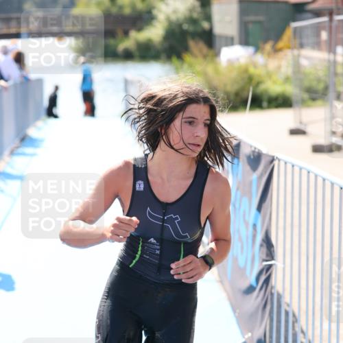 25.08.2024 - Elbe Triathlon Hamburg H.Heesch http://msf.ph/oto/6843343 25.08.2024 14:37:55 Schwimmen  meine-sportfotos.de
