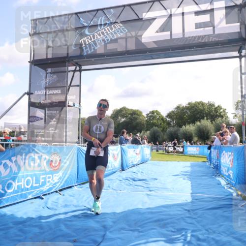 25.08.2024 - Elbe Triathlon Hamburg H.Heesch http://msf.ph/oto/6843349 25.08.2024 10:32:08 Ziel 98 meine-sportfotos.de
