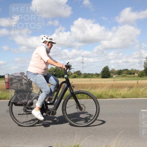 25.08.2024 - Elbe Triathlon Hamburg Fuchs,  Jonas http://msf.ph/oto/6843353 25.08.2024 12:25:10 Radfahren  meine-sportfotos.de