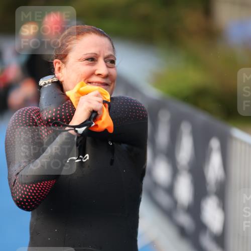 25.08.2024 - Elbe Triathlon Hamburg H.Heesch http://msf.ph/oto/6843355 25.08.2024 08:46:16 Schwimmen 123, 131, 138, 149, 154, 160, 179, 184 meine-sportfotos.de