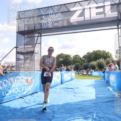 25.08.2024 - Elbe Triathlon Hamburg H.Heesch http://msf.ph/oto/6843363 25.08.2024 10:32:08 Ziel 98 meine-sportfotos.de