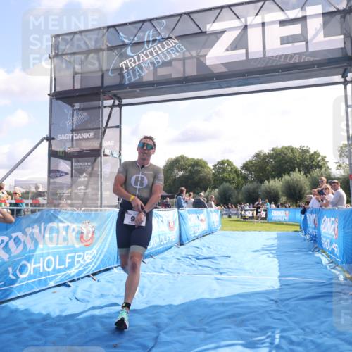 25.08.2024 - Elbe Triathlon Hamburg H.Heesch http://msf.ph/oto/6843370 25.08.2024 10:32:08 Ziel 98 meine-sportfotos.de