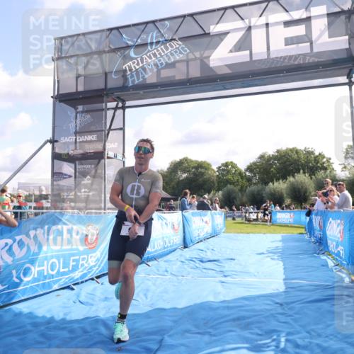 25.08.2024 - Elbe Triathlon Hamburg H.Heesch http://msf.ph/oto/6843384 25.08.2024 10:32:08 Ziel 98 meine-sportfotos.de