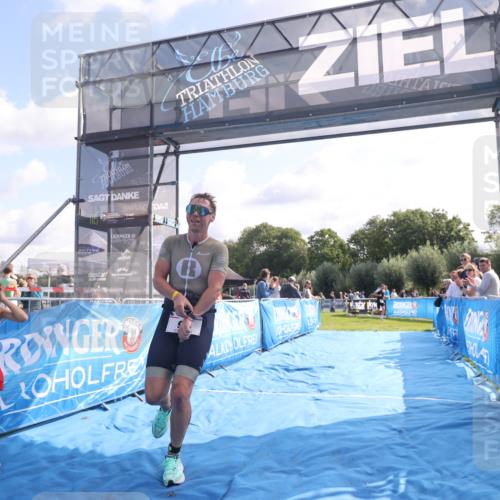 25.08.2024 - Elbe Triathlon Hamburg H.Heesch http://msf.ph/oto/6843391 25.08.2024 10:32:08 Ziel 98 meine-sportfotos.de