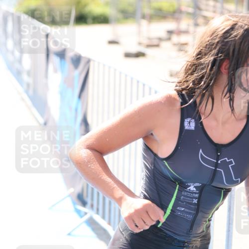 25.08.2024 - Elbe Triathlon Hamburg H.Heesch http://msf.ph/oto/6843396 25.08.2024 14:37:55 Schwimmen  meine-sportfotos.de