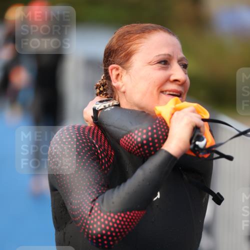 25.08.2024 - Elbe Triathlon Hamburg H.Heesch http://msf.ph/oto/6843401 25.08.2024 08:46:16 Schwimmen 123, 131, 138, 149, 154, 160, 179, 184 meine-sportfotos.de
