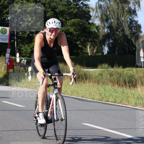 25.08.2024 - Elbe Triathlon Hamburg Fuchs,  Jonas http://msf.ph/oto/6843424 25.08.2024 09:42:19 Radfahren 398, 515, 166, 421, 545 meine-sportfotos.de