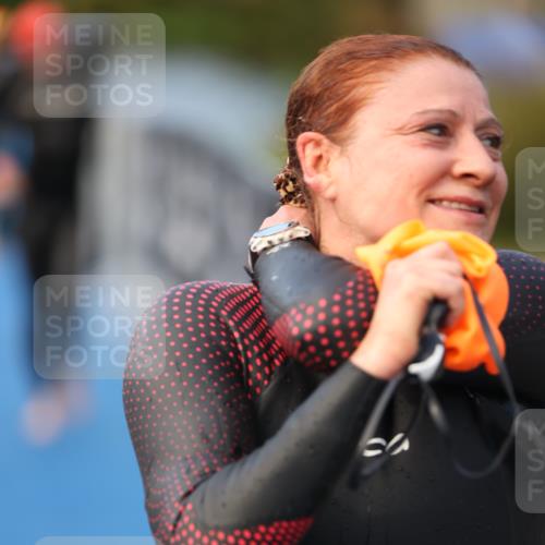25.08.2024 - Elbe Triathlon Hamburg H.Heesch http://msf.ph/oto/6843425 25.08.2024 08:46:16 Schwimmen 123, 131, 138, 149, 154, 160, 179, 184 meine-sportfotos.de