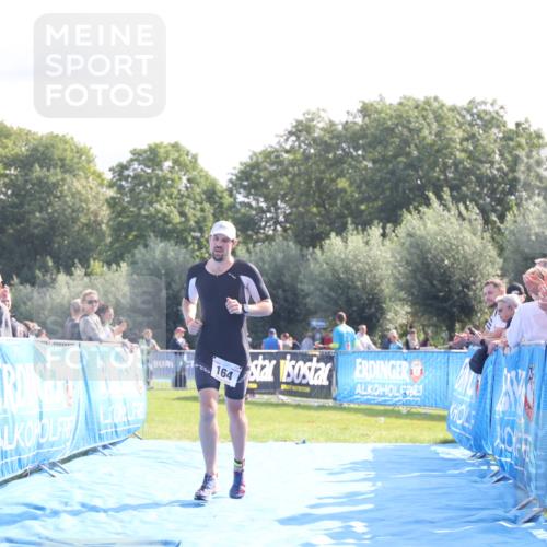 25.08.2024 - Elbe Triathlon Hamburg H.Heesch http://msf.ph/oto/6843427 25.08.2024 10:32:38 Ziel 164 meine-sportfotos.de