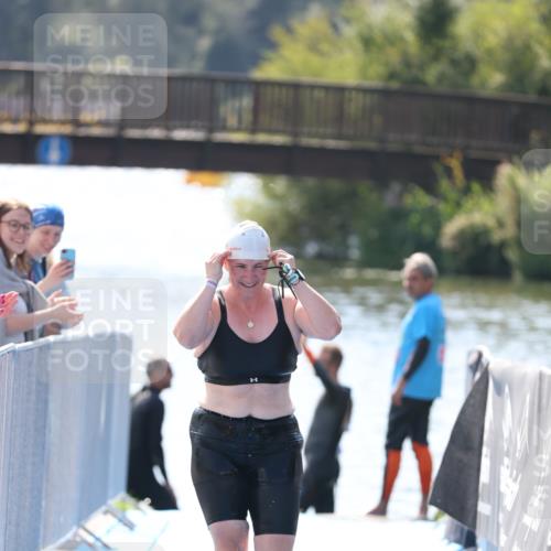 25.08.2024 - Elbe Triathlon Hamburg H.Heesch http://msf.ph/oto/6843430 25.08.2024 14:38:32 Schwimmen  meine-sportfotos.de