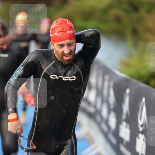 25.08.2024 - Elbe Triathlon Hamburg H.Heesch http://msf.ph/oto/6843432 25.08.2024 08:46:19 Schwimmen 113, 123, 131, 138, 149, 150, 154, 160, 179, 184 meine-sportfotos.de