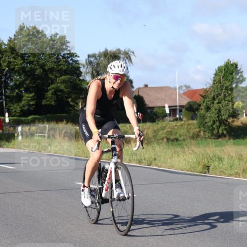 25.08.2024 - Elbe Triathlon Hamburg Fuchs,  Jonas http://msf.ph/oto/6843433 25.08.2024 09:42:19 Radfahren 398, 515, 166, 421, 545 meine-sportfotos.de