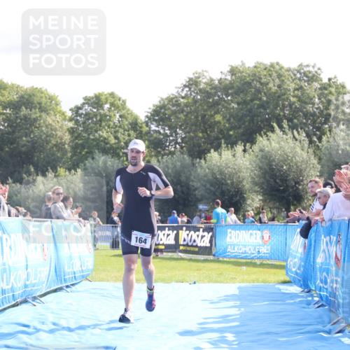 25.08.2024 - Elbe Triathlon Hamburg H.Heesch http://msf.ph/oto/6843434 25.08.2024 10:32:38 Ziel 164 meine-sportfotos.de