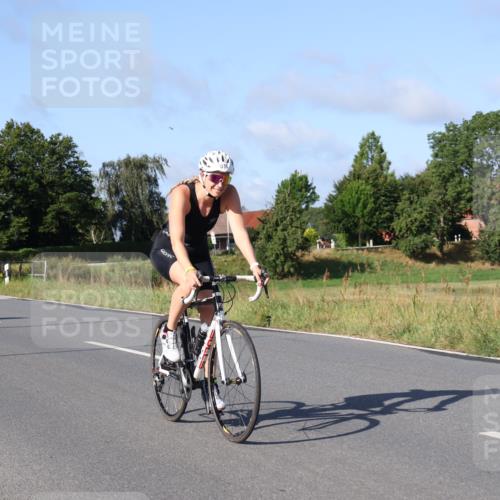 25.08.2024 - Elbe Triathlon Hamburg Fuchs,  Jonas http://msf.ph/oto/6843436 25.08.2024 09:42:20 Radfahren 398, 515, 166, 421, 545 meine-sportfotos.de