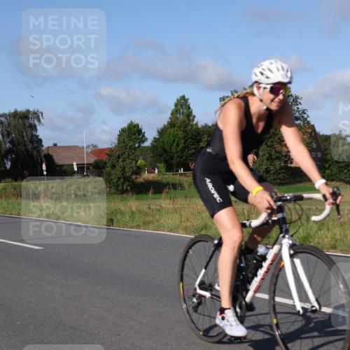 25.08.2024 - Elbe Triathlon Hamburg Fuchs,  Jonas http://msf.ph/oto/6843447 25.08.2024 09:42:20 Radfahren 398, 515, 166, 421, 545 meine-sportfotos.de