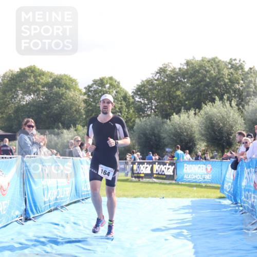 25.08.2024 - Elbe Triathlon Hamburg H.Heesch http://msf.ph/oto/6843451 25.08.2024 10:32:38 Ziel 164 meine-sportfotos.de