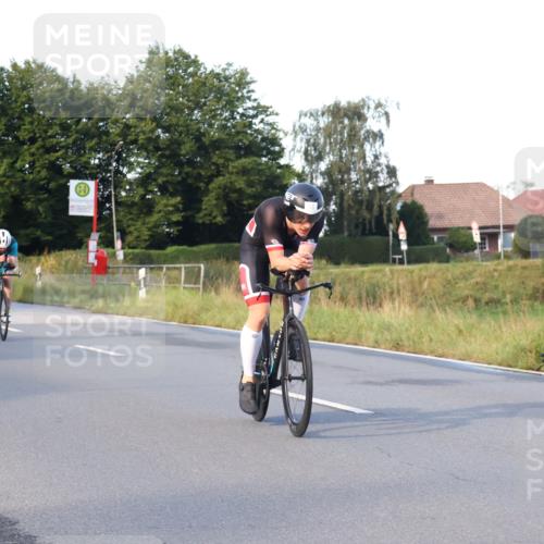 25.08.2024 - Elbe Triathlon Hamburg Fuchs,  Jonas http://msf.ph/oto/6843462 25.08.2024 09:00:59 Radfahren 65, 44 meine-sportfotos.de