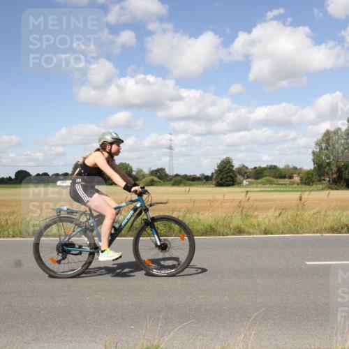 25.08.2024 - Elbe Triathlon Hamburg Fuchs,  Jonas http://msf.ph/oto/6843466 25.08.2024 12:29:57 Radfahren 1739 meine-sportfotos.de