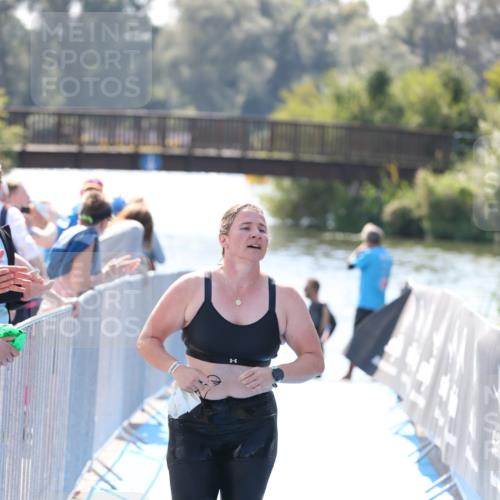 25.08.2024 - Elbe Triathlon Hamburg H.Heesch http://msf.ph/oto/6843471 25.08.2024 14:38:34 Schwimmen  meine-sportfotos.de