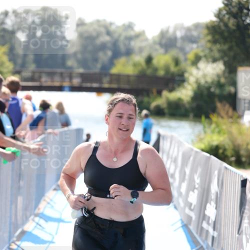 25.08.2024 - Elbe Triathlon Hamburg H.Heesch http://msf.ph/oto/6843502 25.08.2024 14:38:36 Schwimmen  meine-sportfotos.de