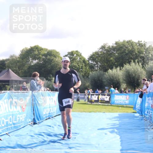 25.08.2024 - Elbe Triathlon Hamburg H.Heesch http://msf.ph/oto/6843503 25.08.2024 10:32:39 Ziel 164 meine-sportfotos.de