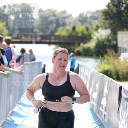 25.08.2024 - Elbe Triathlon Hamburg H.Heesch http://msf.ph/oto/6843514 25.08.2024 14:38:36 Schwimmen  meine-sportfotos.de