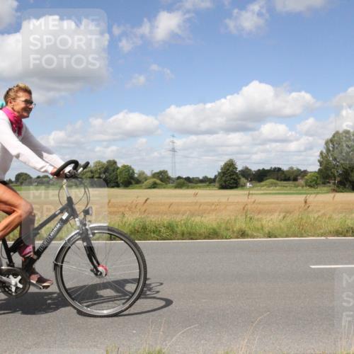 25.08.2024 - Elbe Triathlon Hamburg Fuchs,  Jonas http://msf.ph/oto/6843531 25.08.2024 12:39:51 Radfahren  meine-sportfotos.de