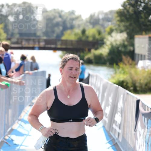 25.08.2024 - Elbe Triathlon Hamburg H.Heesch http://msf.ph/oto/6843533 25.08.2024 14:38:36 Schwimmen  meine-sportfotos.de