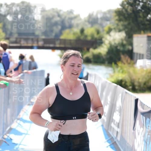 25.08.2024 - Elbe Triathlon Hamburg H.Heesch http://msf.ph/oto/6843539 25.08.2024 14:38:36 Schwimmen  meine-sportfotos.de