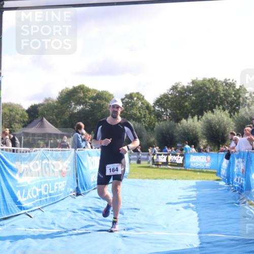 25.08.2024 - Elbe Triathlon Hamburg H.Heesch http://msf.ph/oto/6843541 25.08.2024 10:32:39 Ziel 164 meine-sportfotos.de