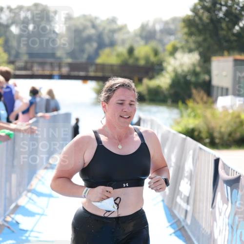 25.08.2024 - Elbe Triathlon Hamburg H.Heesch http://msf.ph/oto/6843548 25.08.2024 14:38:36 Schwimmen  meine-sportfotos.de
