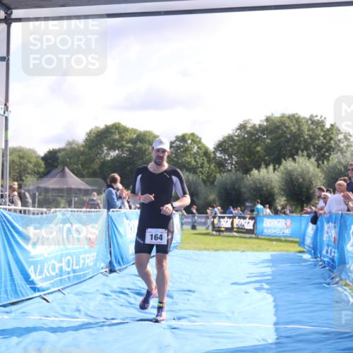 25.08.2024 - Elbe Triathlon Hamburg H.Heesch http://msf.ph/oto/6843550 25.08.2024 10:32:39 Ziel 164 meine-sportfotos.de