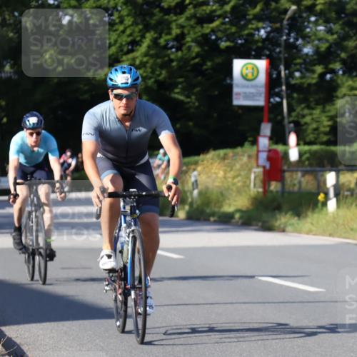 25.08.2024 - Elbe Triathlon Hamburg Fuchs,  Jonas http://msf.ph/oto/6843576 25.08.2024 09:42:28 Radfahren 421, 545, 285, 235, 372, 378, 215 meine-sportfotos.de