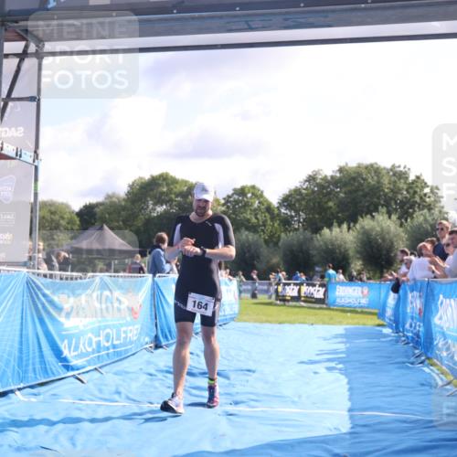 25.08.2024 - Elbe Triathlon Hamburg H.Heesch http://msf.ph/oto/6843578 25.08.2024 10:32:39 Ziel 164 meine-sportfotos.de