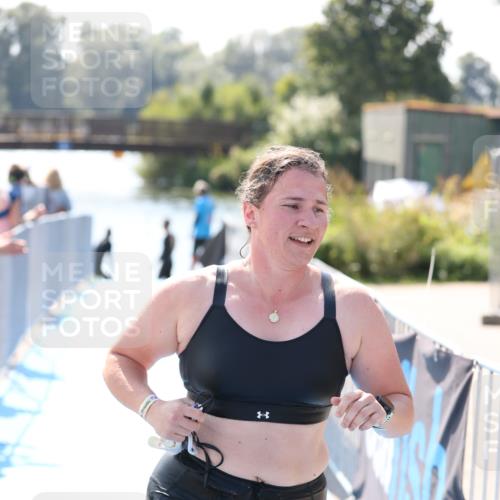 25.08.2024 - Elbe Triathlon Hamburg H.Heesch http://msf.ph/oto/6843594 25.08.2024 14:38:37 Schwimmen  meine-sportfotos.de