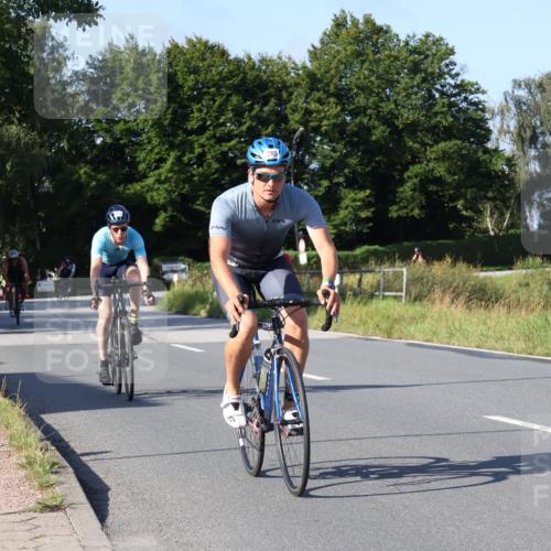 25.08.2024 - Elbe Triathlon Hamburg Fuchs,  Jonas http://msf.ph/oto/6843598 25.08.2024 09:42:28 Radfahren 421, 545, 285, 235, 372, 378, 215 meine-sportfotos.de