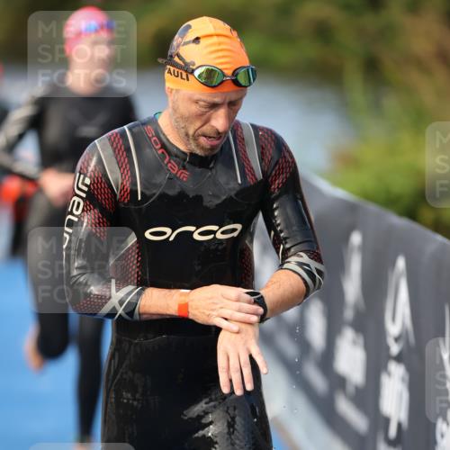 25.08.2024 - Elbe Triathlon Hamburg H.Heesch http://msf.ph/oto/6843644 25.08.2024 08:46:23 Schwimmen 113, 123, 131, 138, 149, 150, 160, 179, 184 meine-sportfotos.de