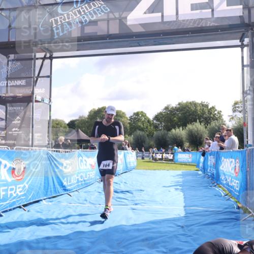 25.08.2024 - Elbe Triathlon Hamburg H.Heesch http://msf.ph/oto/6843647 25.08.2024 10:32:40 Ziel 164 meine-sportfotos.de
