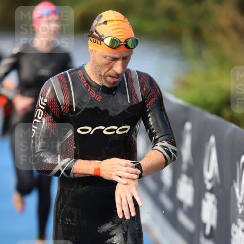 25.08.2024 - Elbe Triathlon Hamburg H.Heesch http://msf.ph/oto/6843652 25.08.2024 08:46:23 Schwimmen 113, 123, 131, 138, 149, 150, 160, 179, 184 meine-sportfotos.de