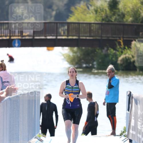 25.08.2024 - Elbe Triathlon Hamburg H.Heesch http://msf.ph/oto/6843659 25.08.2024 14:39:05 Schwimmen  meine-sportfotos.de